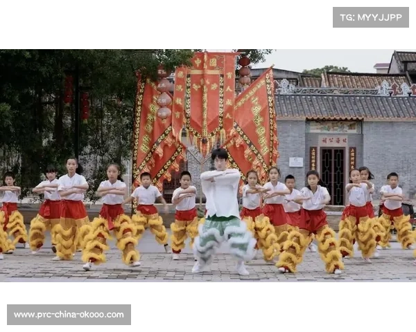 佛山醒狮从非遗传承到全民健身新符号 少年夏令营擎狮头展现南粤雄风